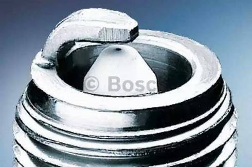 BOSCH 0 242 235 546 - Свеча зажигания autosila-amz.com