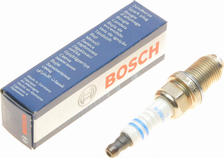 BOSCH 0 242 240 587 - Свеча зажигания autosila-amz.com