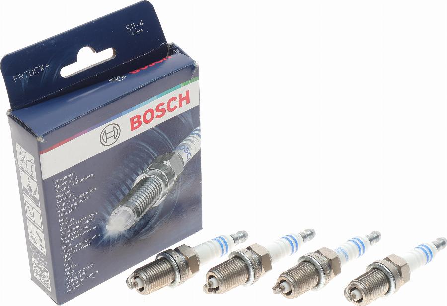 BOSCH 0 242 235 913 - Свеча зажигания autosila-amz.com