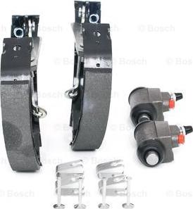 BOSCH 0 204 114 586 - Комплект тормозного барабана (колодка, цилиндр, пружины) autosila-amz.com