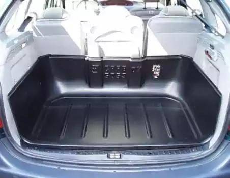 Carbox 105053000 - Ванночка для багажника autosila-amz.com