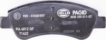 HELLA 8DB 355 011-071 - Тормозные колодки дисковые передняя ось autosila-amz.com