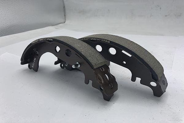 Omnicraft QBRF317 - Комплект тормозных колодок, барабанные autosila-amz.com