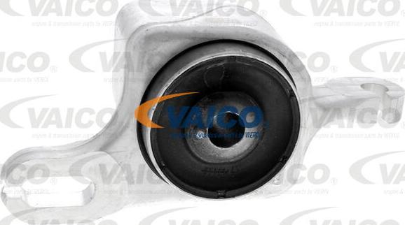 VAICO V30-3220 - Кронштейн, подушки рычага autosila-amz.com