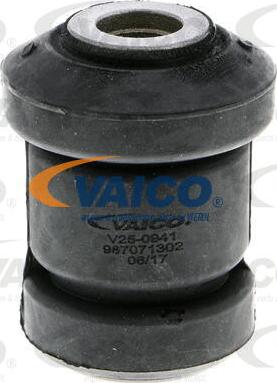 VAICO V25-0941 - Сайлентблок, рычаг подвески колеса autosila-amz.com