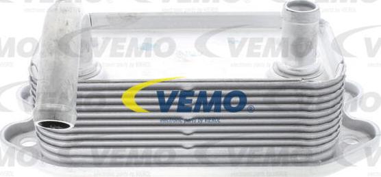Vemo V95-60-0008 - Масляный радиатор, двигательное масло autosila-amz.com