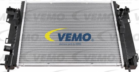 Vemo V46-60-0067 - Радиатор, охлаждение двигателя autosila-amz.com